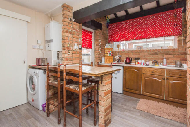 Kitchen/Breakfast...