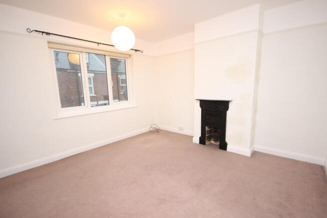 2 bed Semi-Detached to rent Image 6
