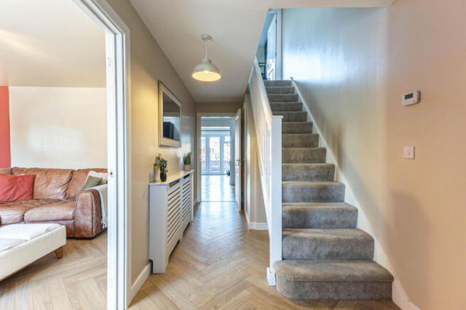 4 bed Semi-Detached for sale Image 8