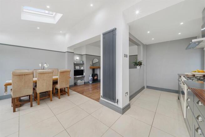 9 LINGFIELD ROAD-47.jpg