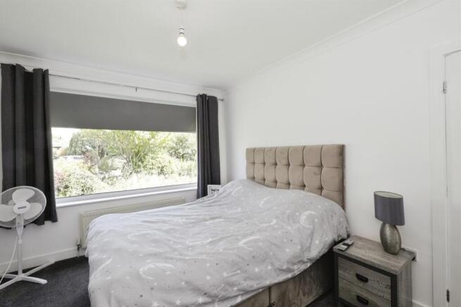 2 bed Semi-Detached Bungalow for sale Image 9
