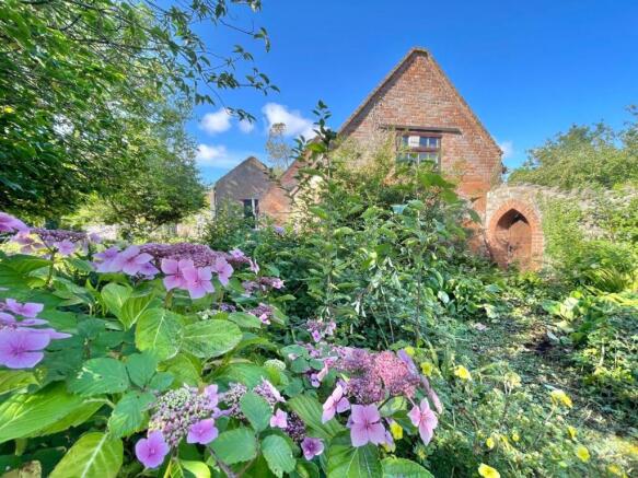 Cottage, Stables, Hay Loft & Paddocks