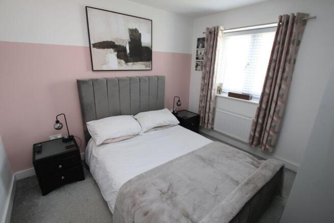 Bed 1 photo 2