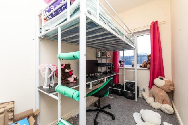 3 bed Terraced for sale Image 10