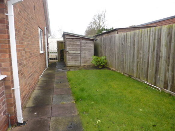 SIDE GARDEN WITH SHED