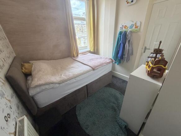 4 bed Terraced to rent Image 6