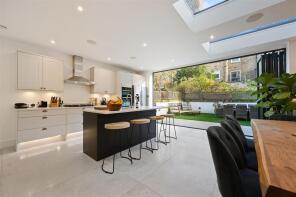 87, Godolphin Road, London W12 8JN