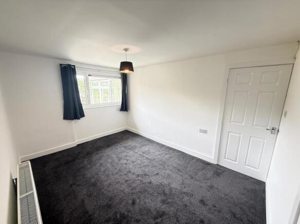 2 bed Semi-Detached Bungalow to rent Image 9