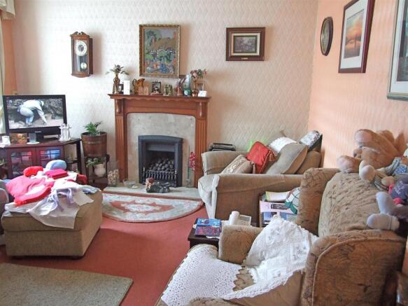 lounge1.jpg