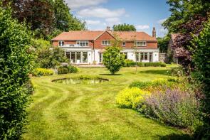 Crooked Lea House, Guildford Road, Cranleigh GU6 8PP
