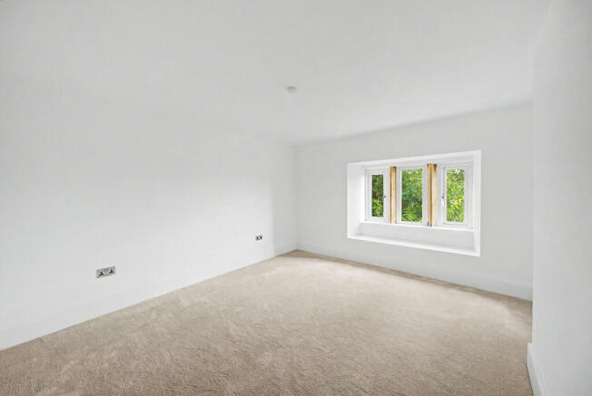 4 bed Semi-Detached for sale Image 9