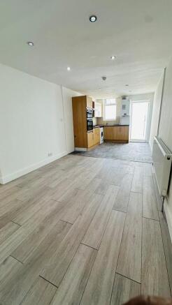 Kitchen / Lounge