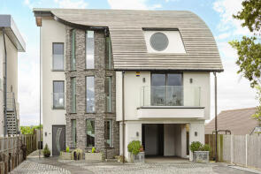 10, Kingsmans Farm Road, Hockley SS5 6QB