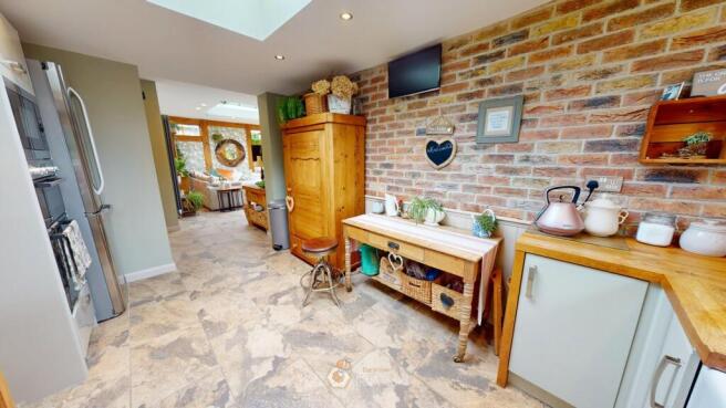 4 bed Detached Bungalow for sale Image 9