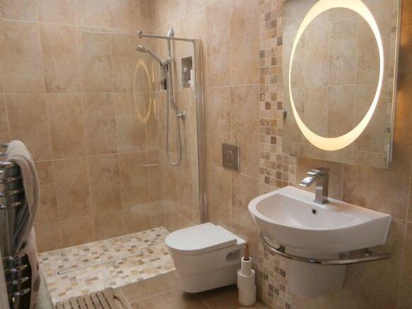 Ensuite Wet room 2