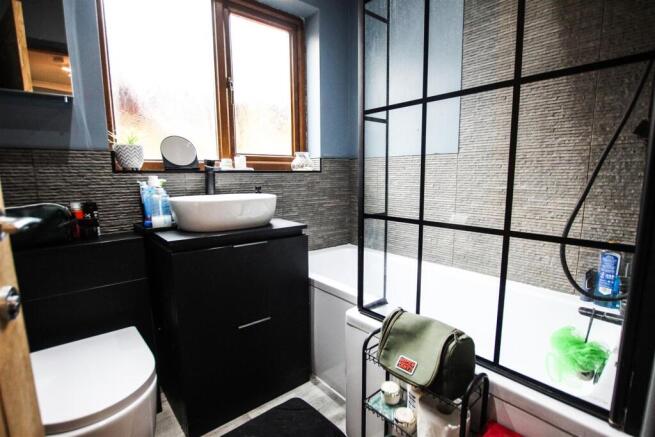3 bed House for sale Image 12