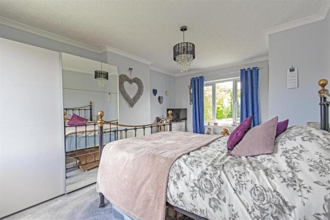 Bedroom 1-1.jpg