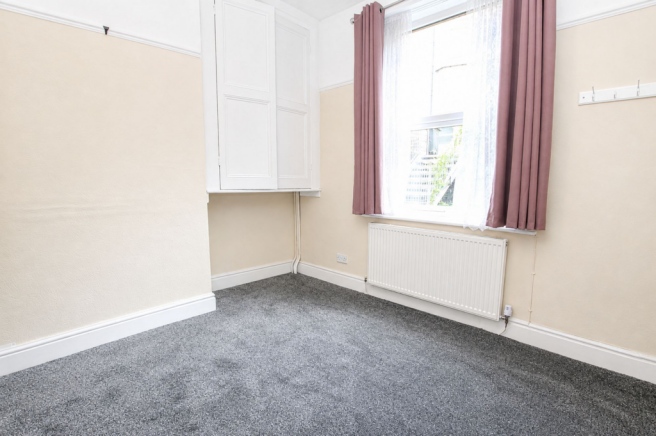 2 bed Apartment to rent Image 5