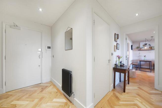 Flat 31, 1 The Roundway - JM9r8b958IhK6pmNjlSG.jpg