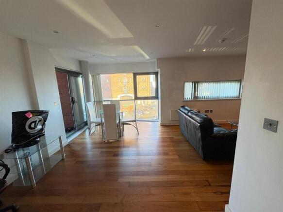 WhatsApp Image 2025-12-19 at 15.17.22.jpeg