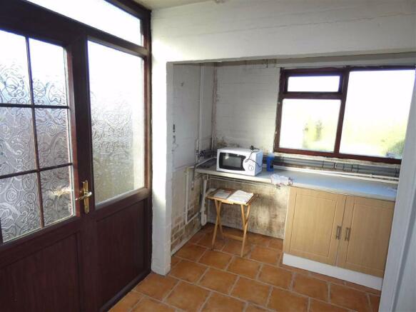 REAR HALL/UTILITY AREA