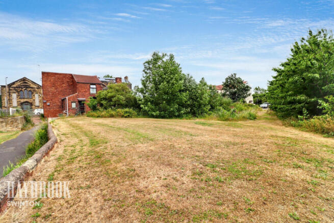 5 bed Detached for sale Image 4