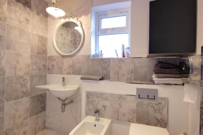 2 bed Semi-Detached Bungalow for sale Image 11
