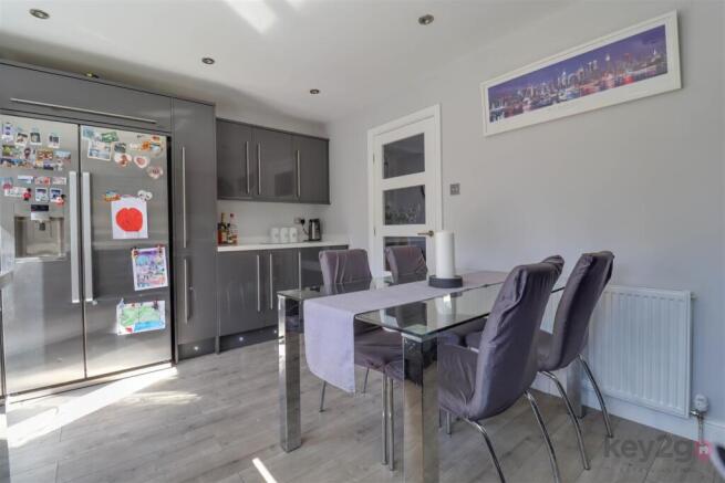3 bed Detached for sale Image 8