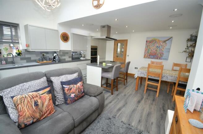 KITCHEN/ FAMILY ROOM