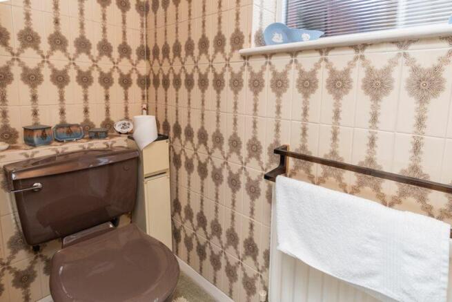 GUEST CLOAKROOM