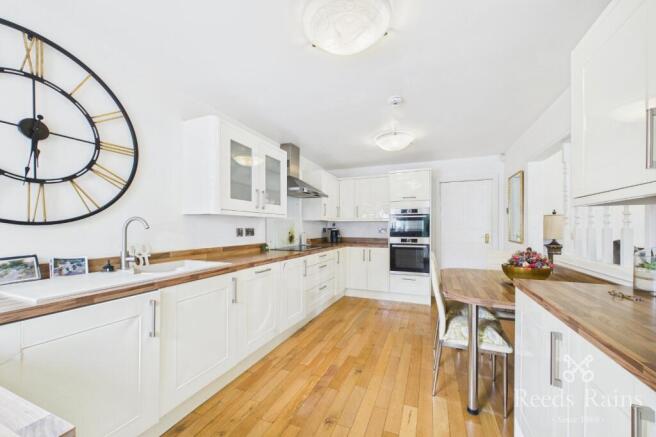 3 bed Bungalow for sale Image 7