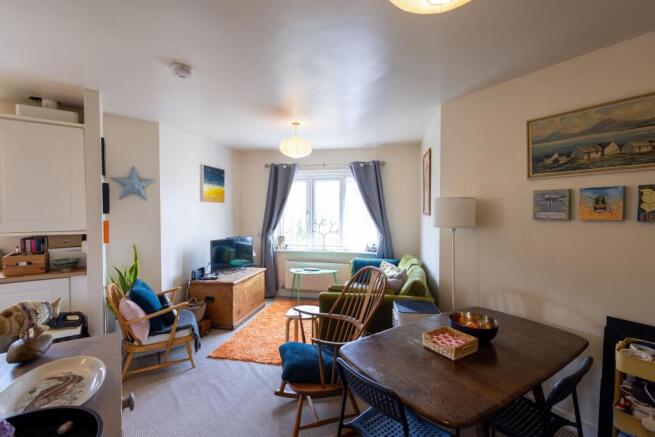 2 bed Apartment for sale Image 6