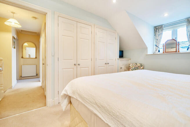 3 bed Terraced for sale Image 12