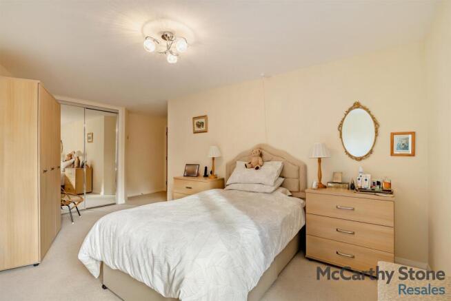 2 bed Apartment for sale Image 4