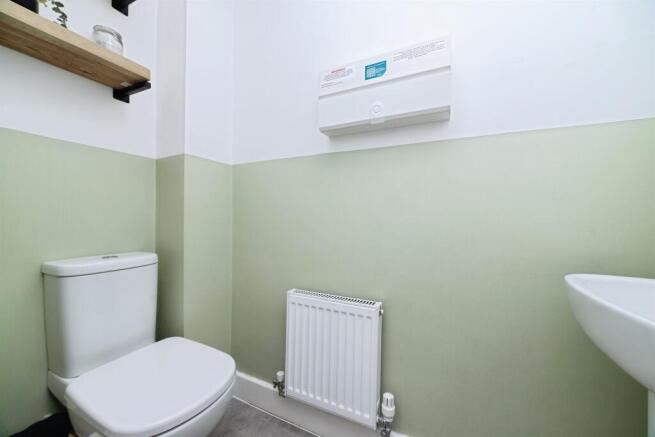 3 bed Terraced for sale Image 6