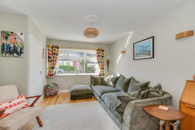 KITCHEN, DINER AND LIVING ROOM