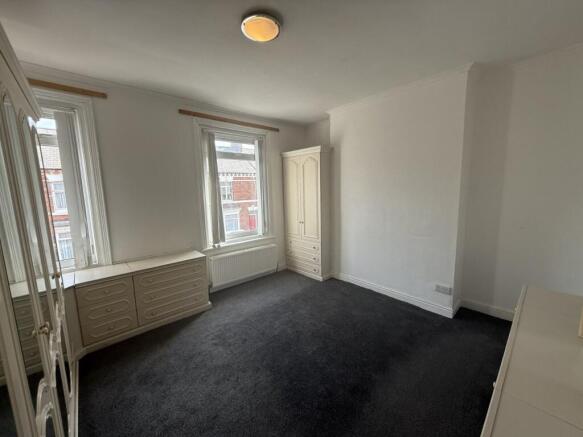 5 bed Semi-Detached for sale Image 12