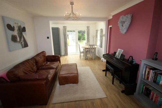 Dining/ Family Room