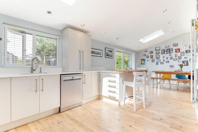 3 bed Semi-Detached for sale Image 5