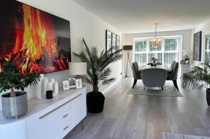 1, Wynton Grove, Walton-on-thames KT12 1LW
