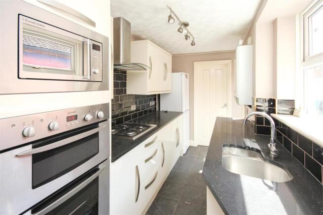 kitchen 1.JPG
