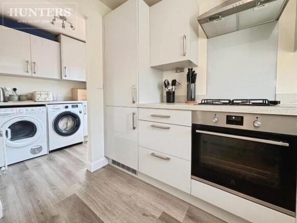 4 bed Detached for sale Image 8