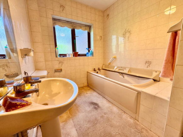 3 bed Detached Bungalow for sale Image 7