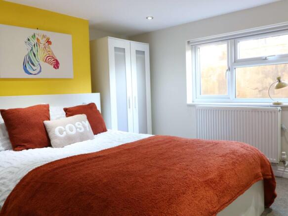 77 MIddleton Road, Room 2 1.JPG