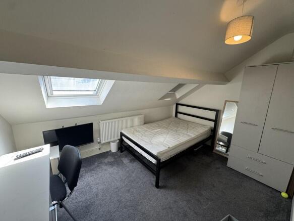 1 bed Terraced to rent Image 12