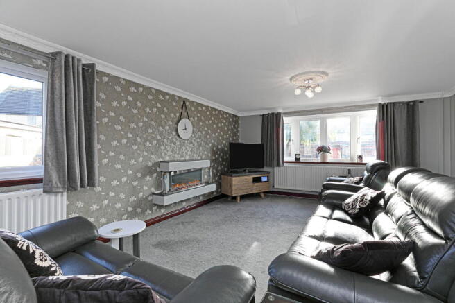 4 bed Detached for sale Image 6