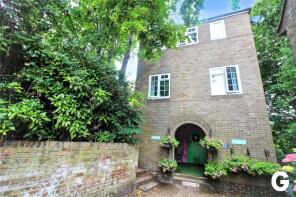 Tower Flat, Orchard Mount, Ringwood BH24 1HW