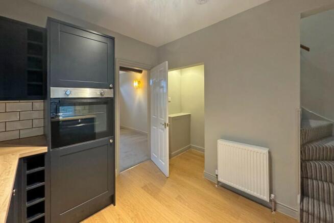 2 bed Semi-Detached to rent Image 9