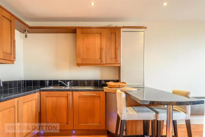 2 bed Apartment for sale Image 6