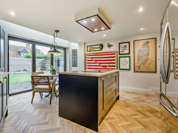 8664754-interior1...